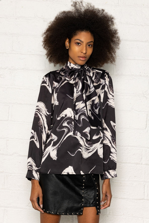 Carraig Donn Sasha Blouse in Black
