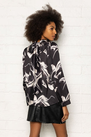 Carraig Donn Sasha Blouse in Black
