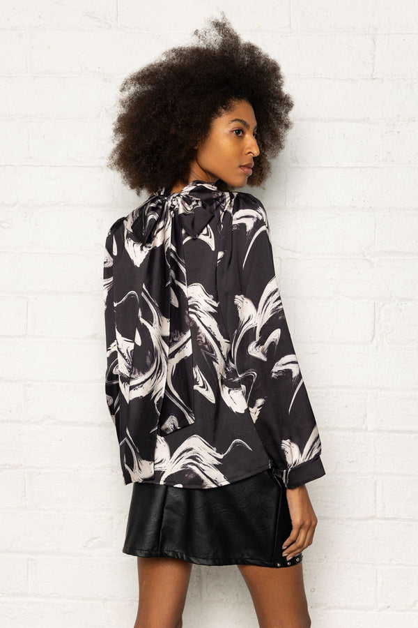 Carraig Donn Sasha Blouse in Black