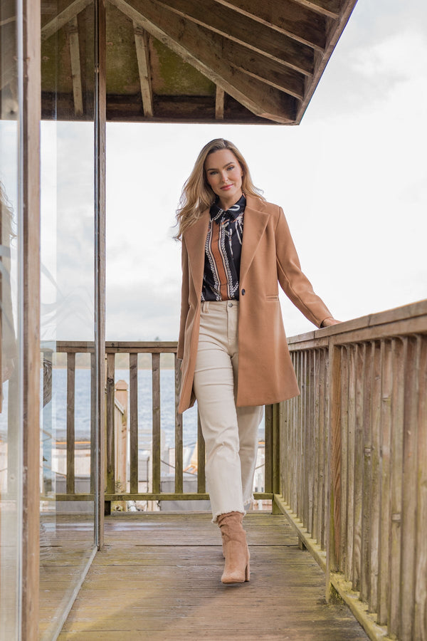 Carraig Donn Seamless Hem Jeans in Cream