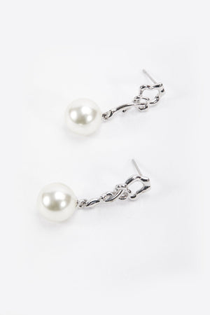 Carraig Donn Silver Tone Drop Pearl Earring