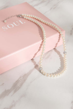 Carraig Donn Sliver Tone Pearl Necklace