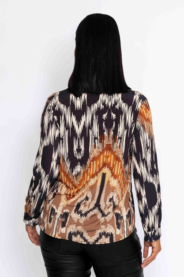 Carraig Donn Soft V-Neck Basic Top in Black