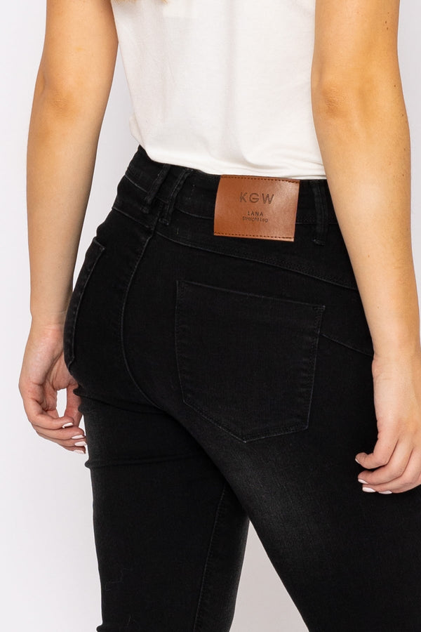 Carraig Donn Straight Leg Jeans in Black