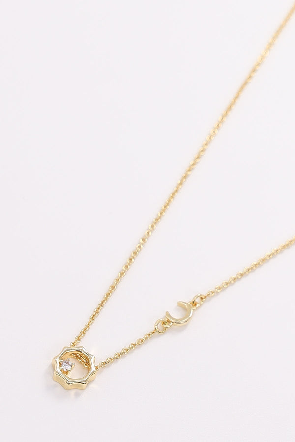 Carraig Donn Sun Necklace in Gold
