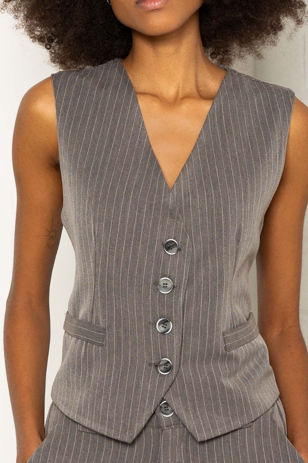 Carraig Donn Tailored Waistcoat in Grey