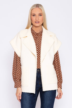 Carraig Donn Teddy Gilet in Ecru