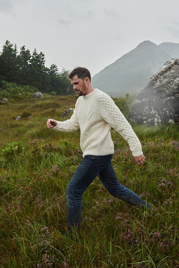 Carraig Donn Unisex Handknit Merino Wool Sweater in White