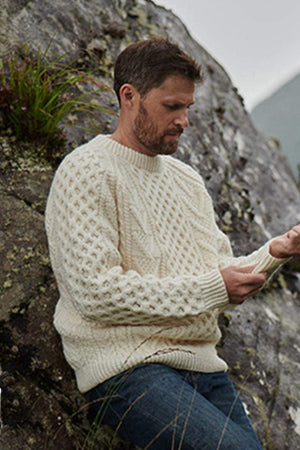Carraig Donn Unisex Handknit Merino Wool Sweater in White