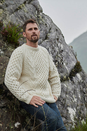 Carraig Donn Unisex Handknit Merino Wool Sweater in White