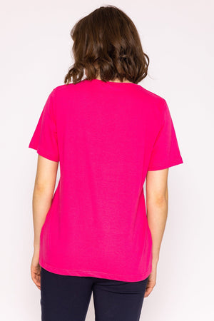 Carraig Donn V-Neck T-Shirt in Raspberry