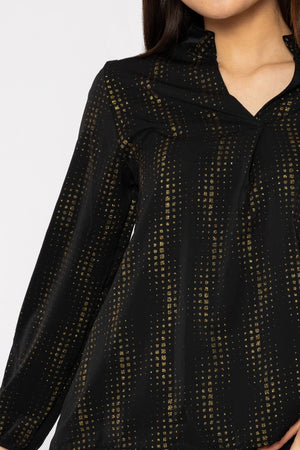 Carraig Donn V-Neck Top in Black