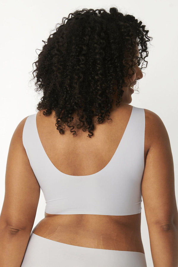 Carraig Donn Zero Feel Top in White