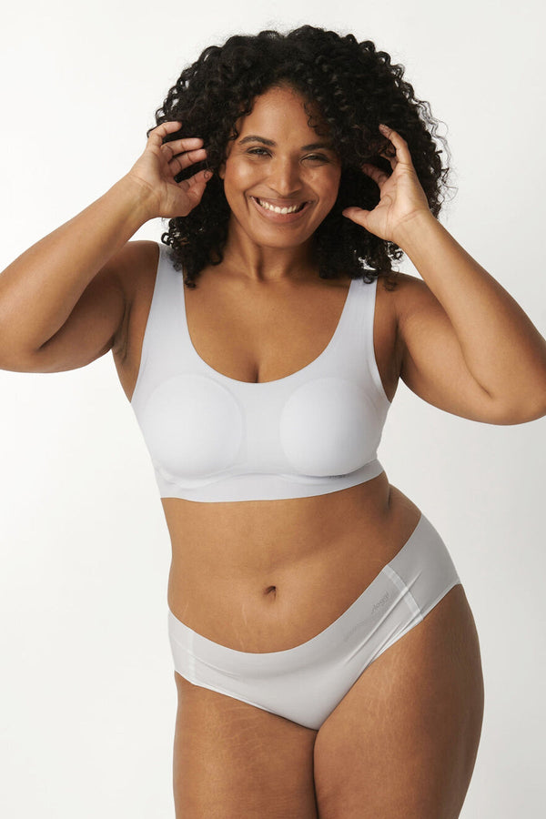 Carraig Donn Zero Feel Top in White