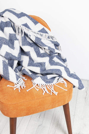 Carraig Donn Ziggy Throw 127x178cm in Navy and Grey