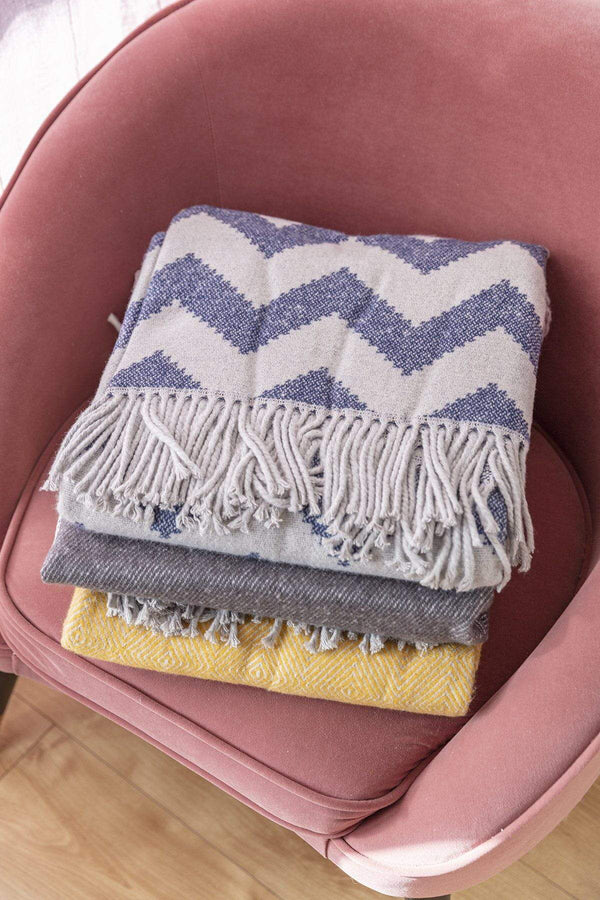 Carraig Donn Ziggy Throw 127x178cm in Navy and Grey