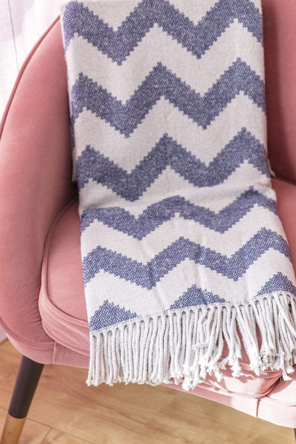 Carraig Donn Ziggy Throw 127x178cm in Navy and Grey